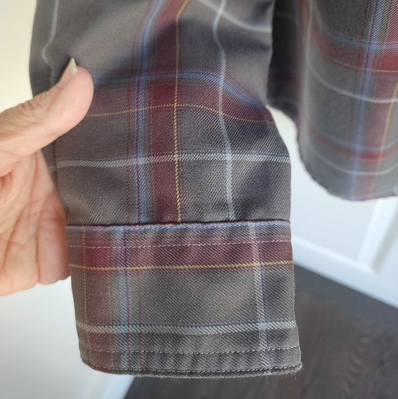 Royal Robbins Plaid 100% Polyester Mens Shirt Size Large - Picture 6 of 9